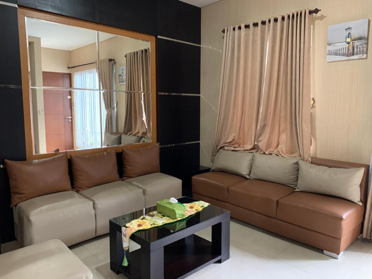 Platinum Setramurni Guest House Bandung 3Br Dış mekan fotoğraf